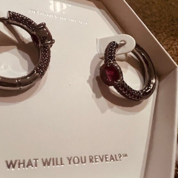 LAB CREATED RUBY ON HEMATITE ER16619 - Picture 1 of 2